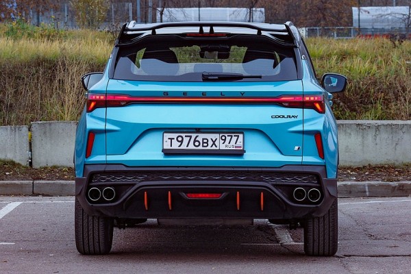 Новый мотор, Launch Control и старые недостатки: тест-драйв обновленного Geely Coolray Новый мотор, Launch Control и старые недостатки: тест-драйв обновленного Geely Coolray