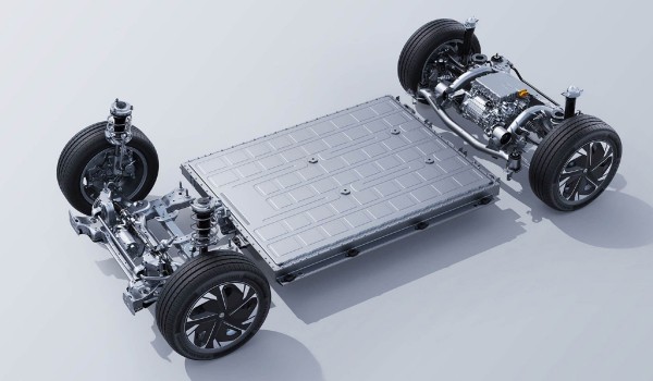 Лифтбек e&pi; 007 компании Dongfeng порадовал ценой и оснащением