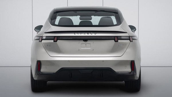 Появились первые изображения седана Lynk & Co 07